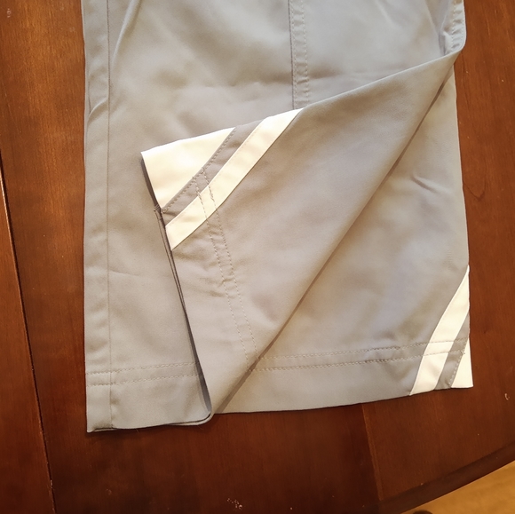 Nike size medium loose fitting capris - Picture 6 of 10